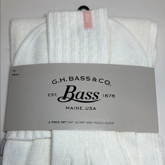 G.H. Bass & Co. Cozy White Winter Set - Picture 3 of 8